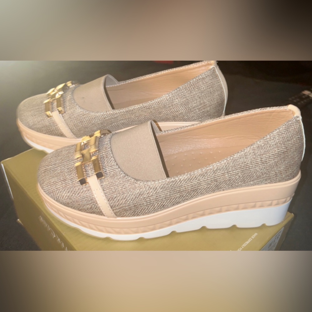 Tweed/Tan/White Shoes with Gold Embellishment Buckle